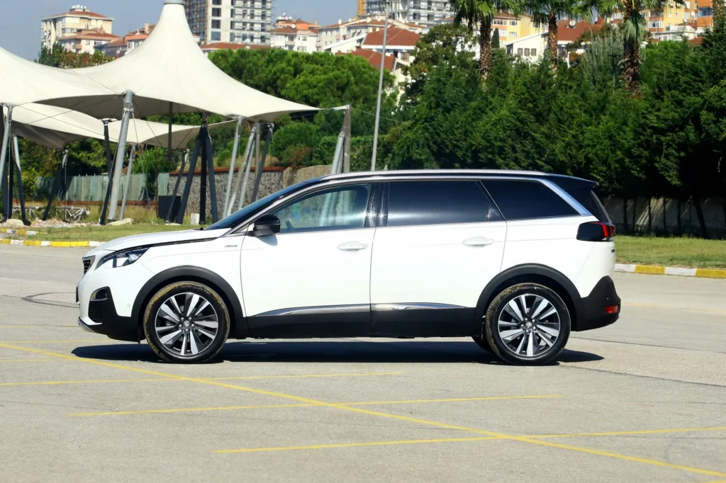 Shutterstock_762909676 - Techsvět Peugeot 5008
