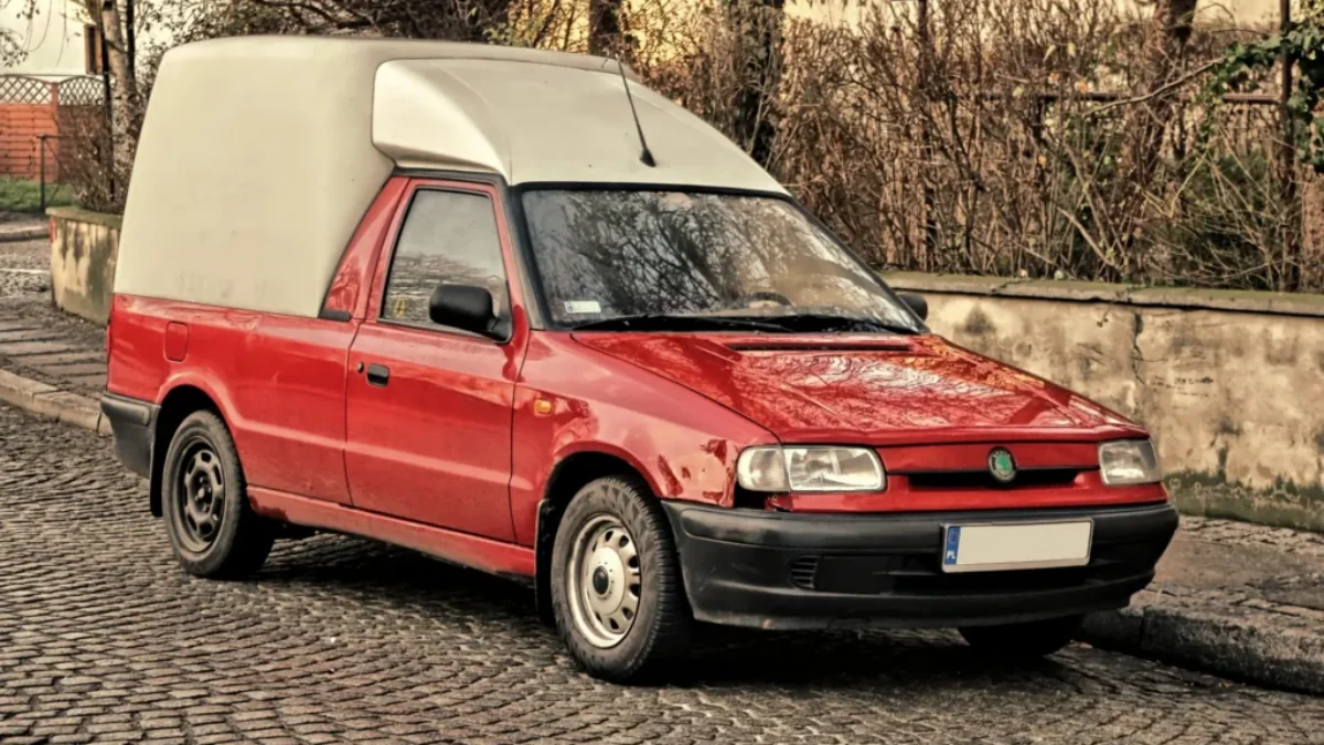 červená Škoda Felicia PickUp
