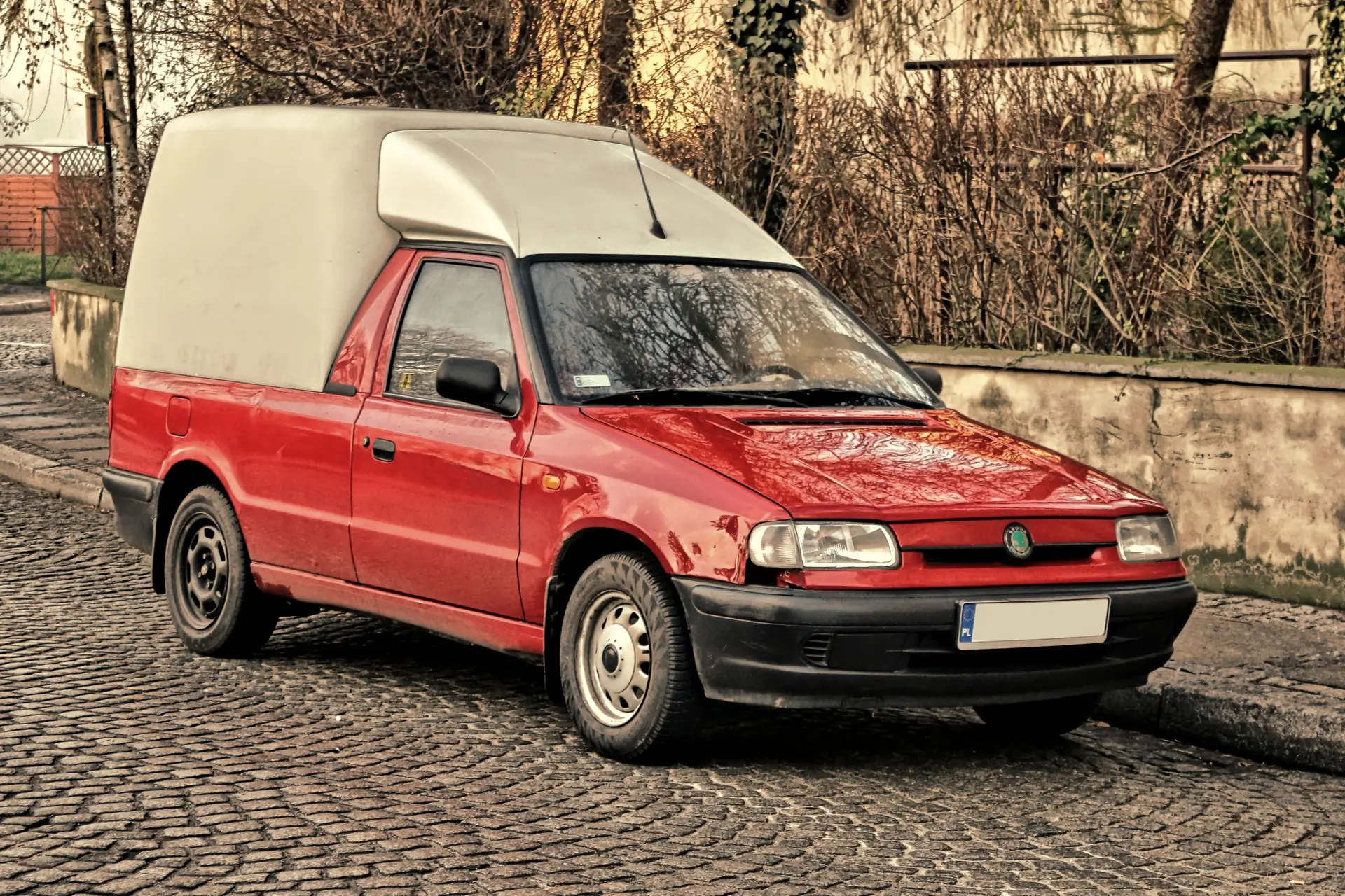 červená Škoda Felicia PickUp