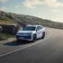 auto Volkswagen Tayron jedoucí na silnici