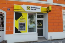 bankomat a pobočka Raiffeisenbank