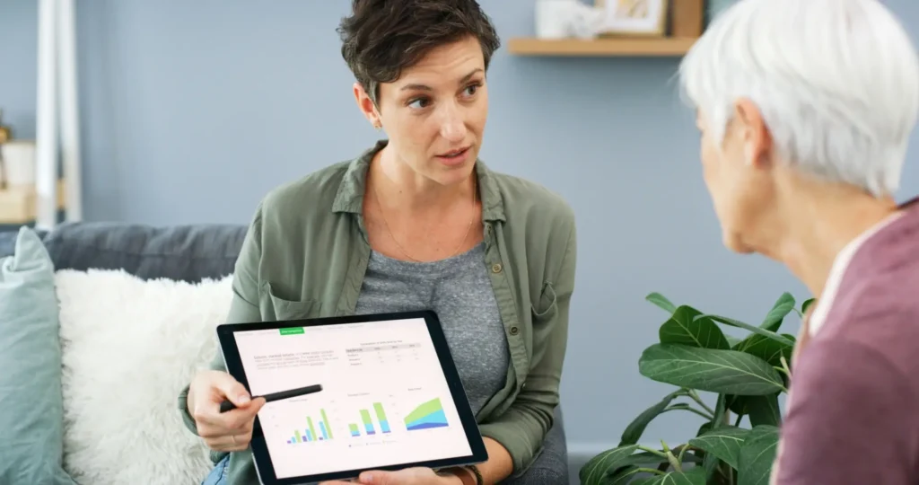 Poradny poskytují i programy zaměřené na rady seniorům - Techsvět žena s tabletem