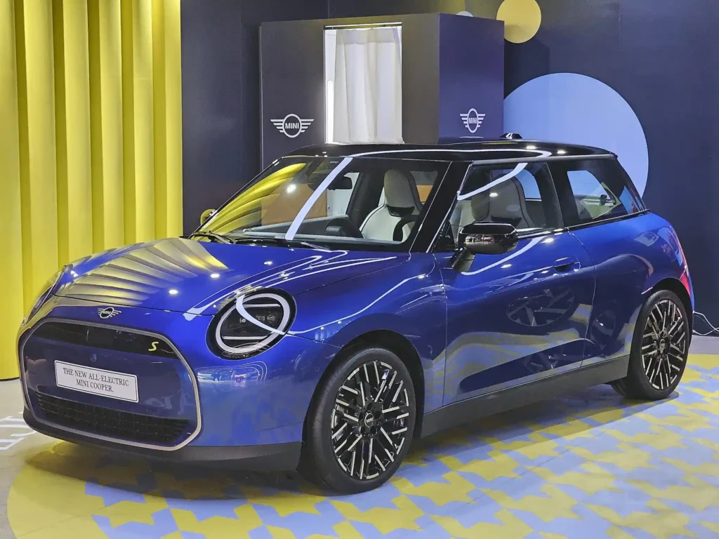 vystavený Mini Cooper SE