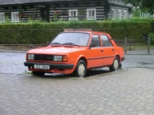 Červená Škoa 120 GLS