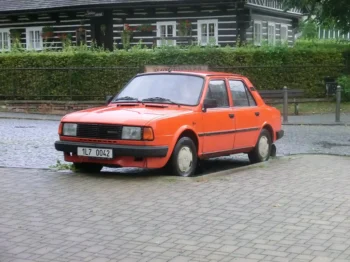 Červená Škoa 120 GLS