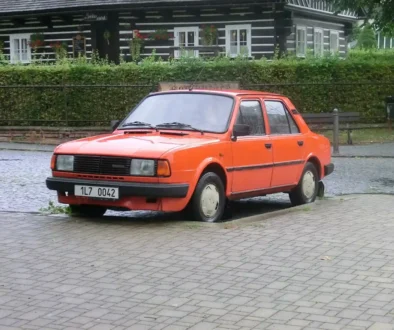Červená Škoa 120 GLS