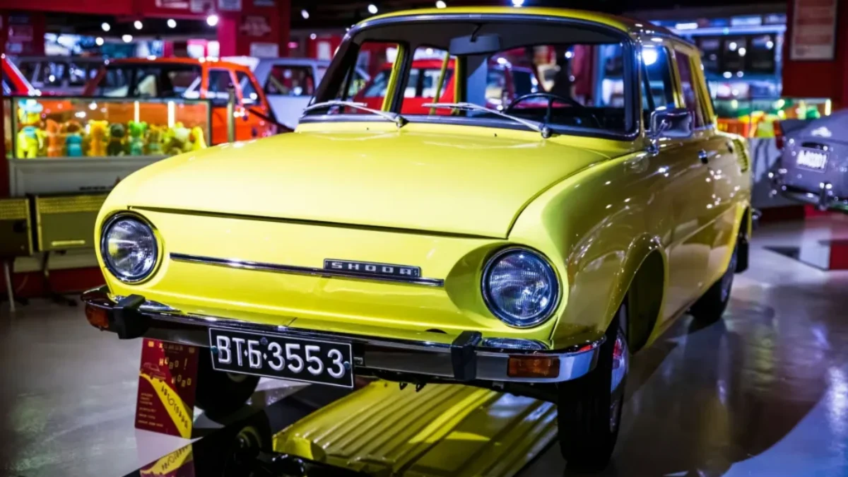 Škoda 100