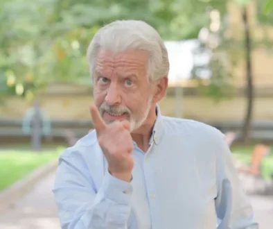 Naštvaný senior