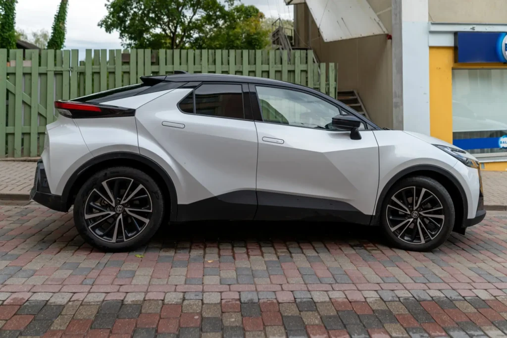 Shutterstock_2535913871 - Techsvět Toyota C-HR+