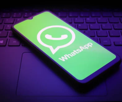 aplikace WhatApp na mobilu