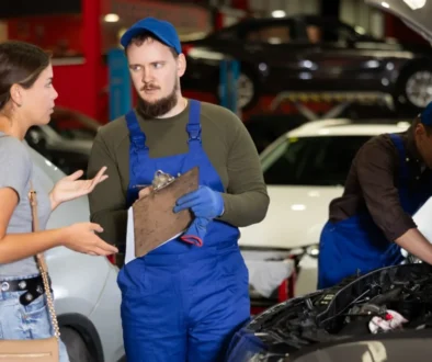 Mechanik se zákaznicí