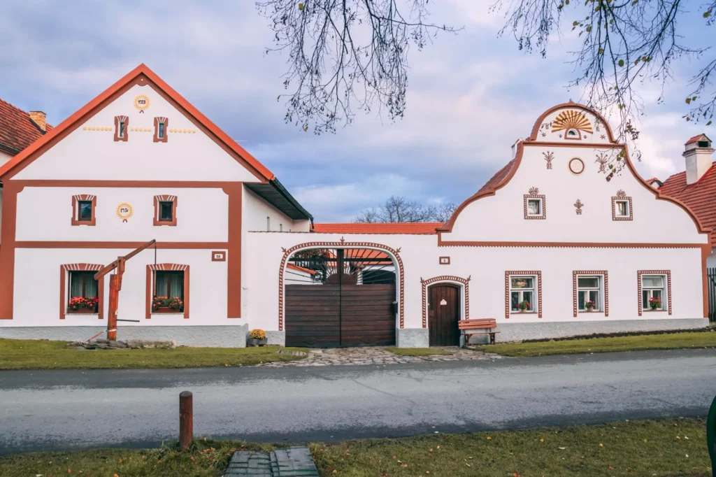 Shutterstock_2634731587 - Techsvět Vesnice Holašovice