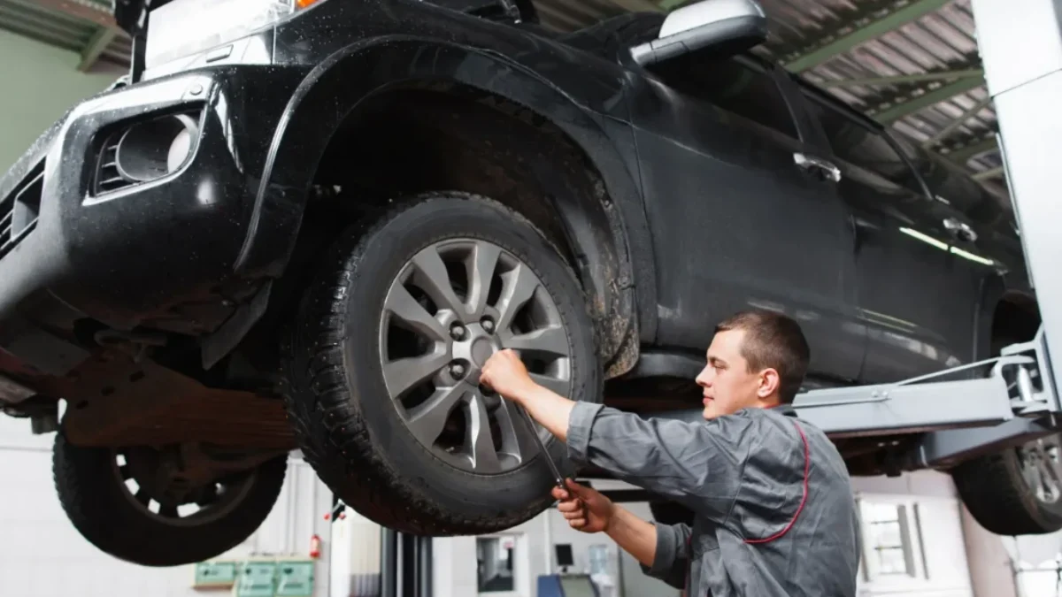 Mechanik u SUV