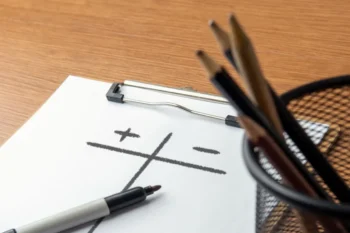 Sepsání pro a proti je jednoduchá, ale účinná metoda. Zdroj: Shutterstock