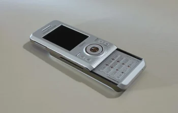 Sony Ericsson S500i na stole