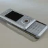 Sony Ericsson S500i na stole