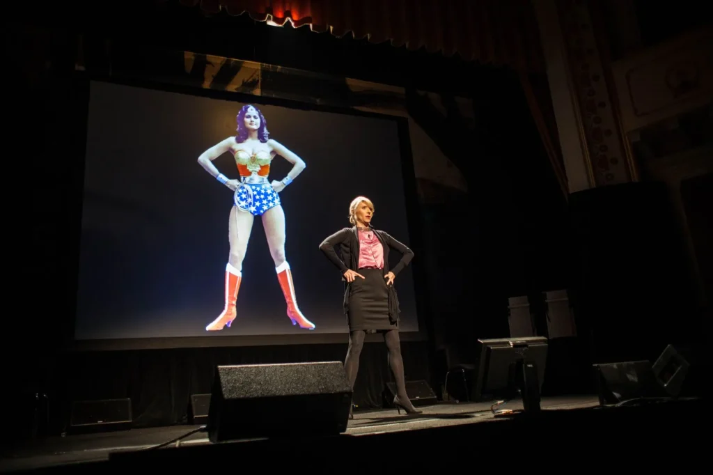 Amy Cuddy představuje postoj moci