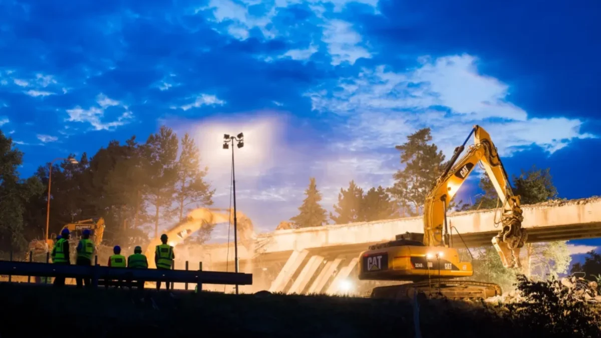 Omezení provozu na dálnici. Kde budou? Zdroj Stroje pracující na dálnici