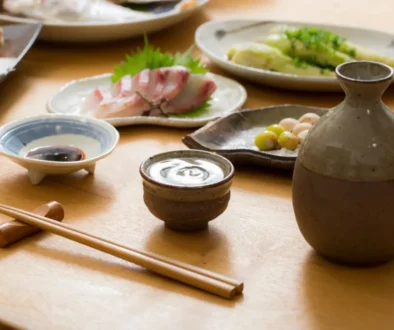 stůl s jídlem v Japonsku
