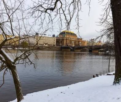 Jaké bude letos v zimě počasí? Zdroj zimní Praha