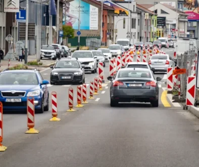 Při opravách se často mění i maximální rychlost. Zdroj Uzavírka silnice