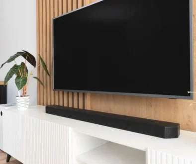 televize v obývacím pokoji