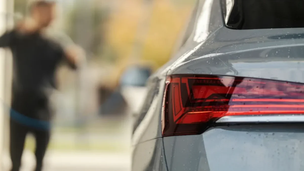 Auto vyfocené zezadu