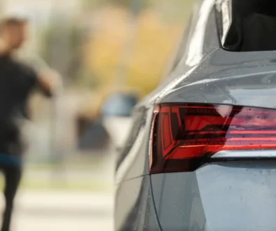 Auto vyfocené zezadu