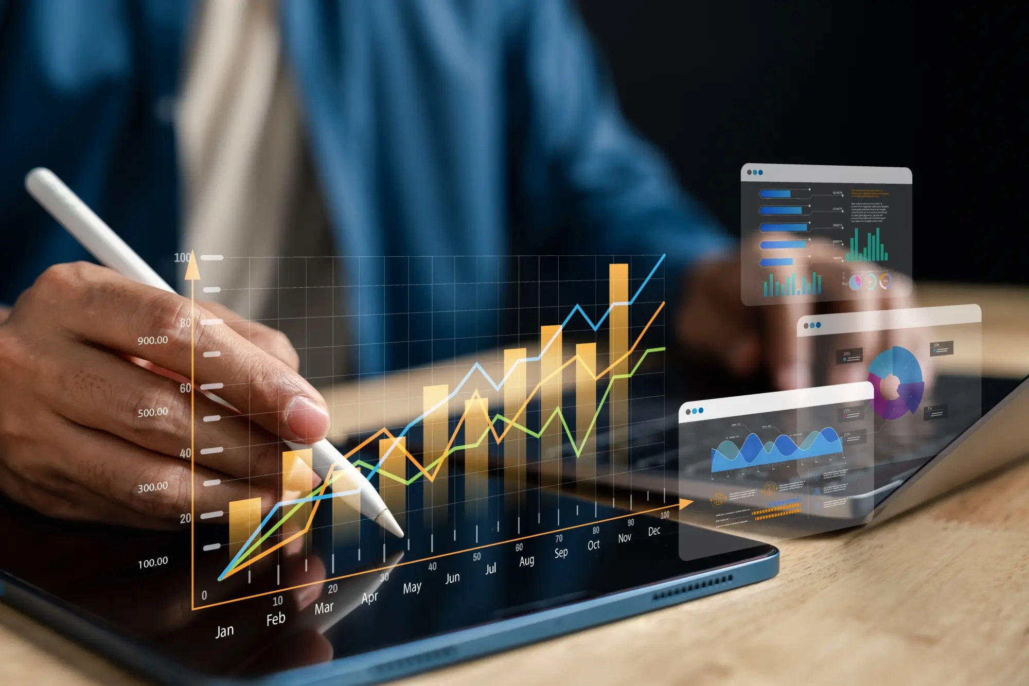 Shutterstock_2645716263 - Techsvět Muž s tabletem a grafikou akcií
