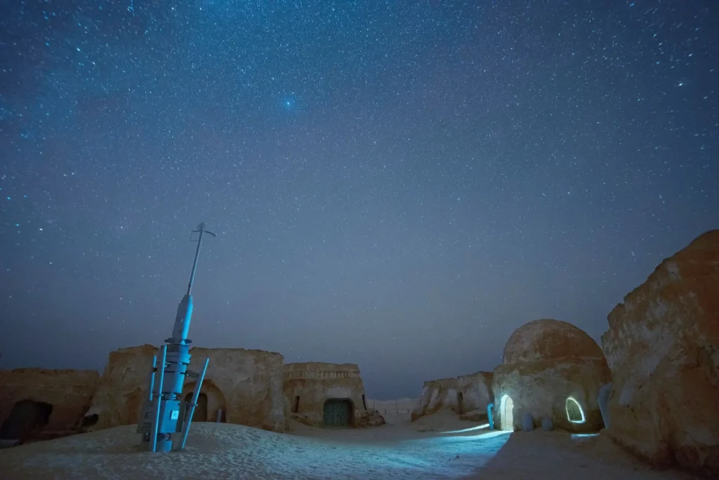 noční lokalita v poušti, kde se točily Star Wars