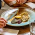 Některá jídla umí babičky nejlépe. Vzpomenete si ještě, co vám vařívala ta vaše? Zdroj: Shutterstock