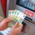 Nejen výběry hotovosti v zahraničí, také doma vás může setkání s bankomatem stát pěkně draho. Zdroj: Shutterstock