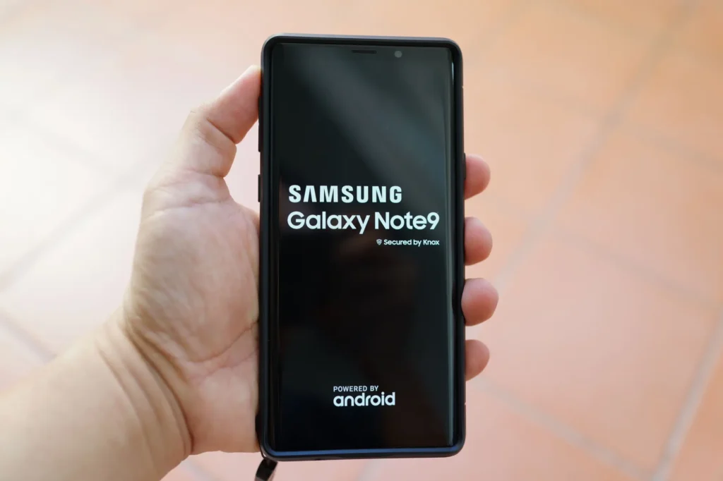 Restartovat byste pravidelně měli Android i iOS