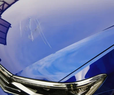 škrábance na autě