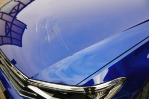 Automechanik radí: Škrábance na autě už nemusíte řešit drahým lakováním