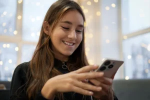 Vybrali jsme ideální mobil v Vánocům pro děti do 10 let s cenou do 4 tisíc korun