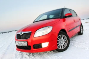 V zimě na hory nepotřebujete nutně 4×4. Obyčejnou Fabií často vyjedete zasněžené kopce lépe