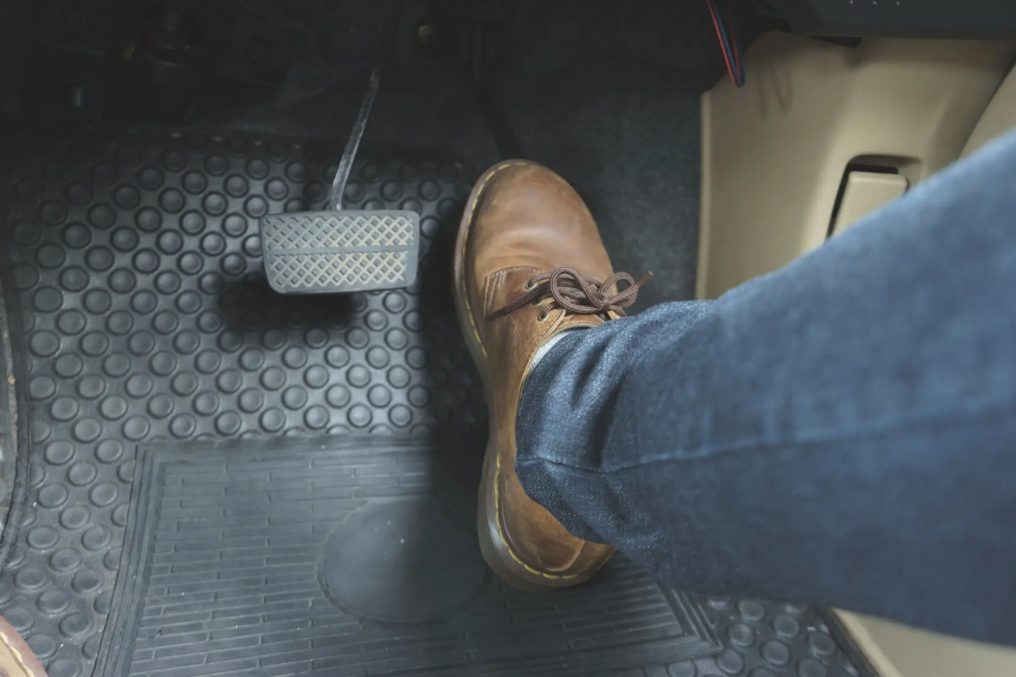 Shutterstock_772677463 - Techsvět sešlápnutý plynový pedál