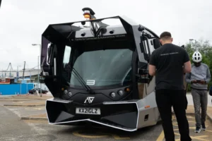 V Česku byl spatřen samořídící autobus. Kdy se můžeme dočkat jeho nasazení na běžné lince?