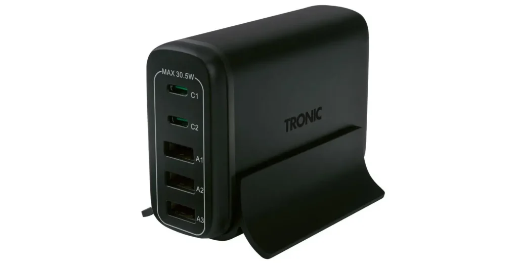 Nabíječku můžete koupit v bílé i v černé barvě, FOTO: Shutterstock - Techsvět nabíječka lidl