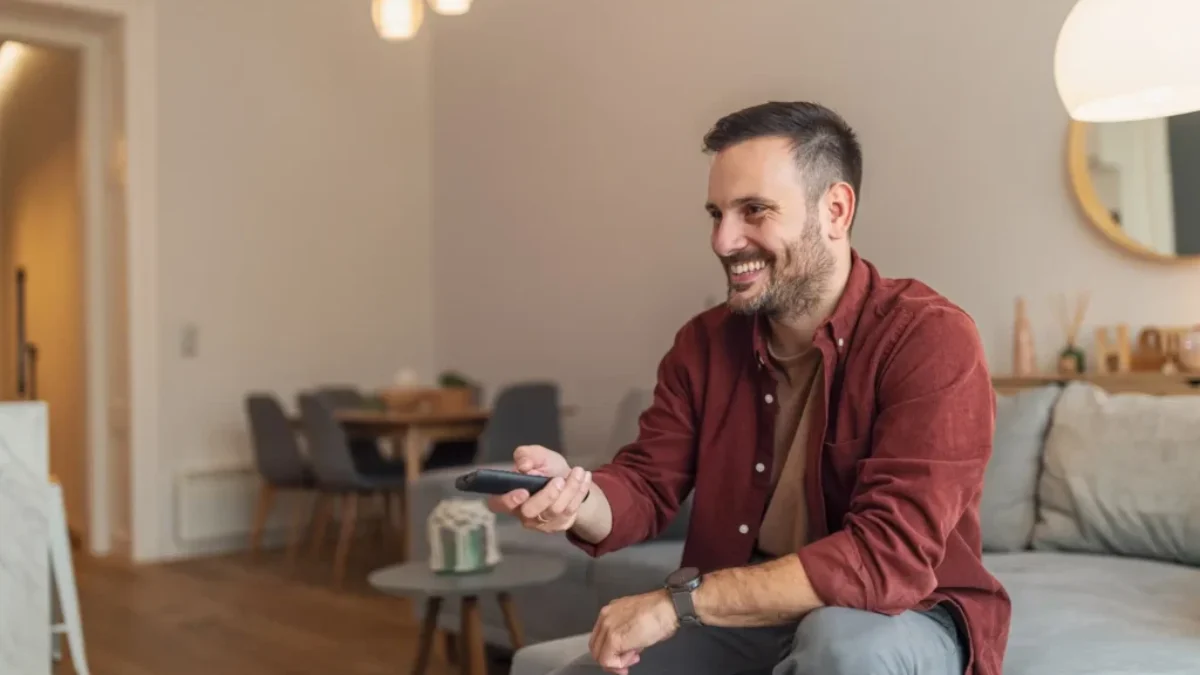 Máte televizi? Tak to máte povinnost platit koncesionářské poplatky. Zdroj: Shutterstock