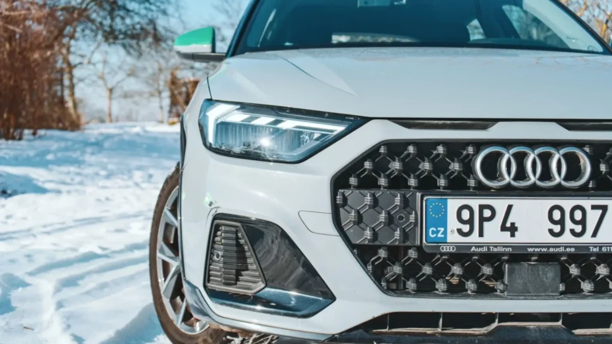 Auto s viditelnou SPZ