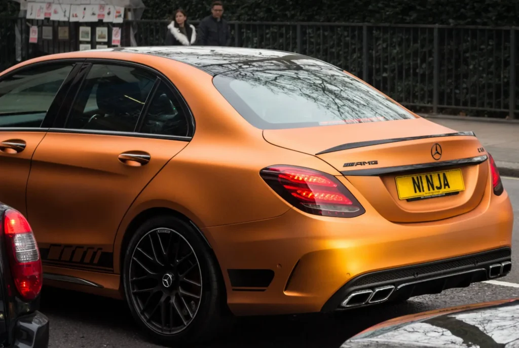 V zahraničí jsou personalizované SPZ běžnou praxí, u nás jsou dostupné od roku 2016. - Techsvět Auto s SPZ NINJA