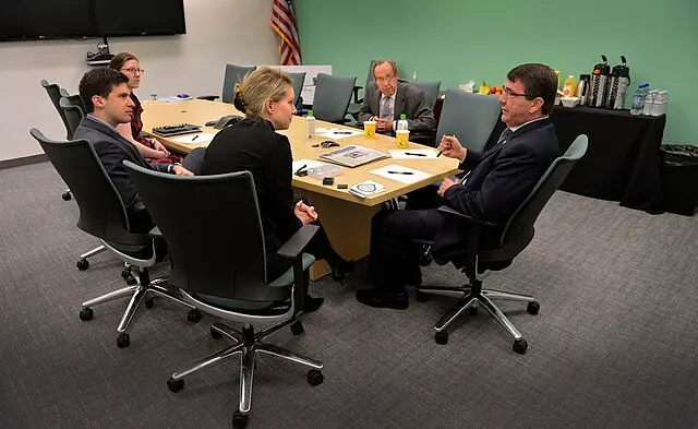 - Techsvět Elizabeth Holmesová