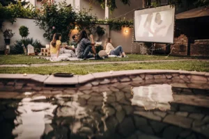 Úžasnou nutnost pro všechny fanoušky filmů na mobilním telefonu teď před Vánocemi prodává Alza