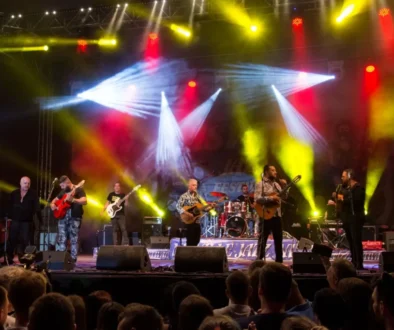 Nová televize nabídne řadu pořadů přibližující romskou menšinu.