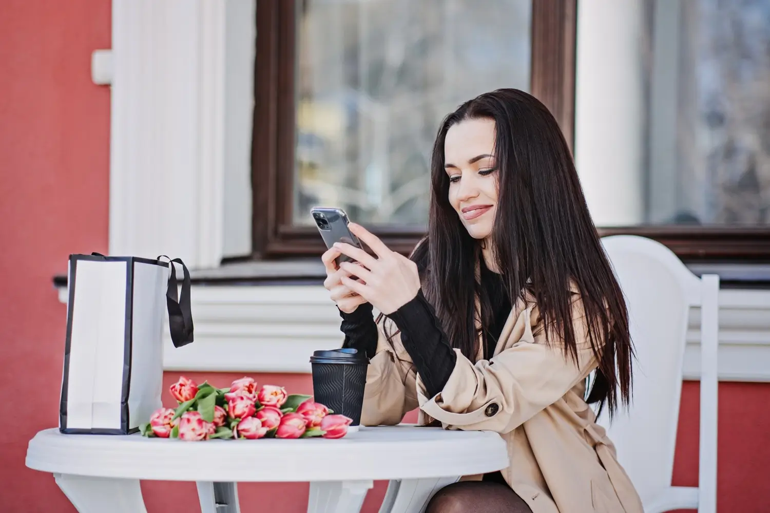 - Techsvět žena na online rande s chatbotem
