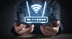 Nekterým lidem přestává fungovat doma internet. Pomůže restartovat wi-fi router
