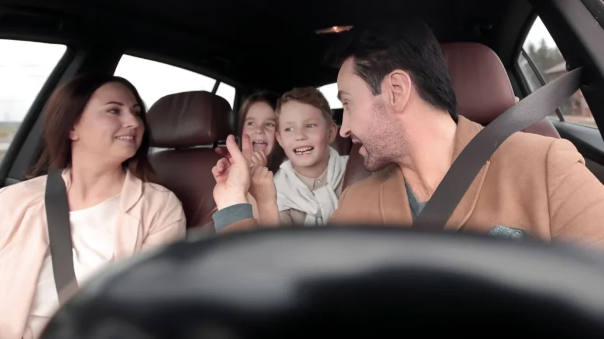 rodina v autě