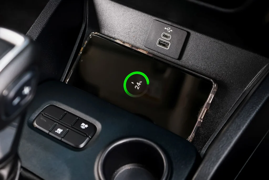 - Techsvět USB-C v autě